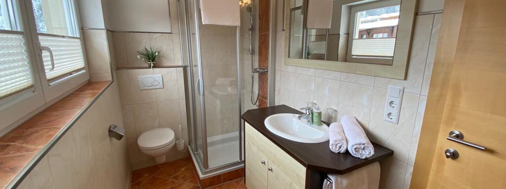 Badezimmer WH 2 oben - Apart Silvana - Gries