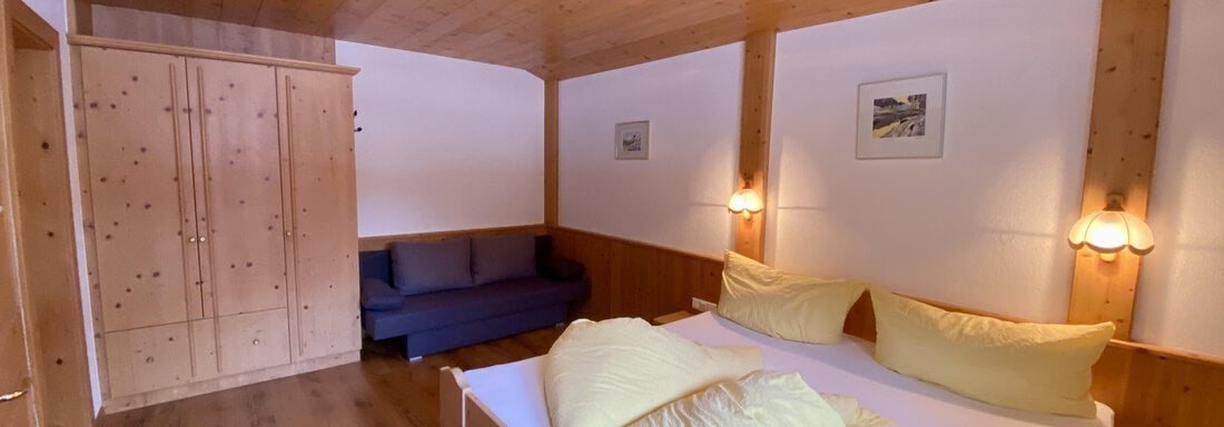 Doppelzimmer mit Sitzgelegenheit - Haus Seespitz - Gries