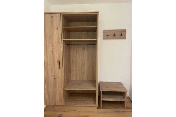 Kleiderkasten mit Garderobe Schlafzimmer 2 - Apart Bergfee - Huben