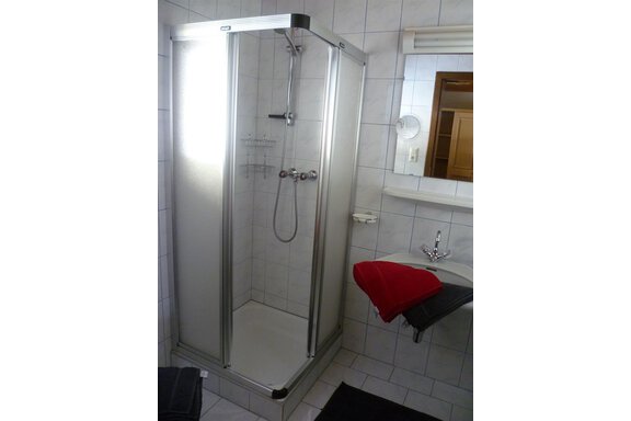 Badezimmer mit DU und WC - Appartement Erich Wilhelm - Huben