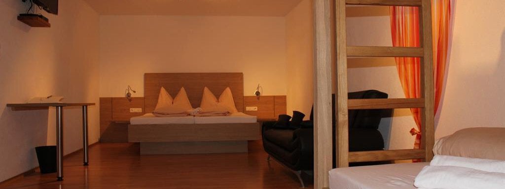 4-Bett Zimmer im UG mit Stockbett - Chalet Mühle - Huben