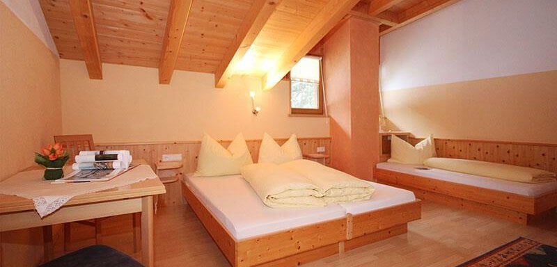 Appartement Tirol - Dreibettzimmer - Haus Perchtold - Huben