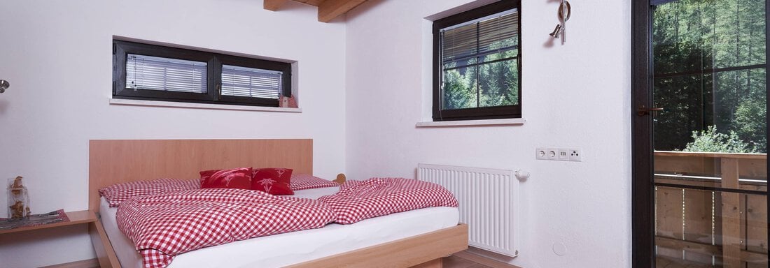 Doppelzimmer mit Zugang zum Balkon - Appartement Alpenea - Längenfeld