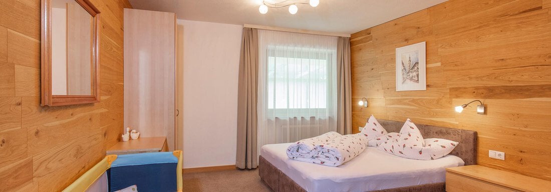 App4 Schlafzimmer 3 - Appartement Rosengarten - Längenfeld