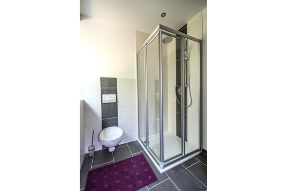 Badezimmer mit Dusche-WC - Appartement Schöpf - Längenfeld