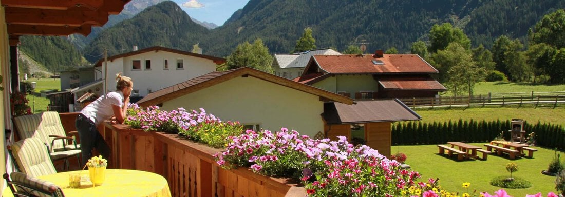 Wilde Geige - Balkon mit Aussicht - Appartements Breitlehn - Längenfeld