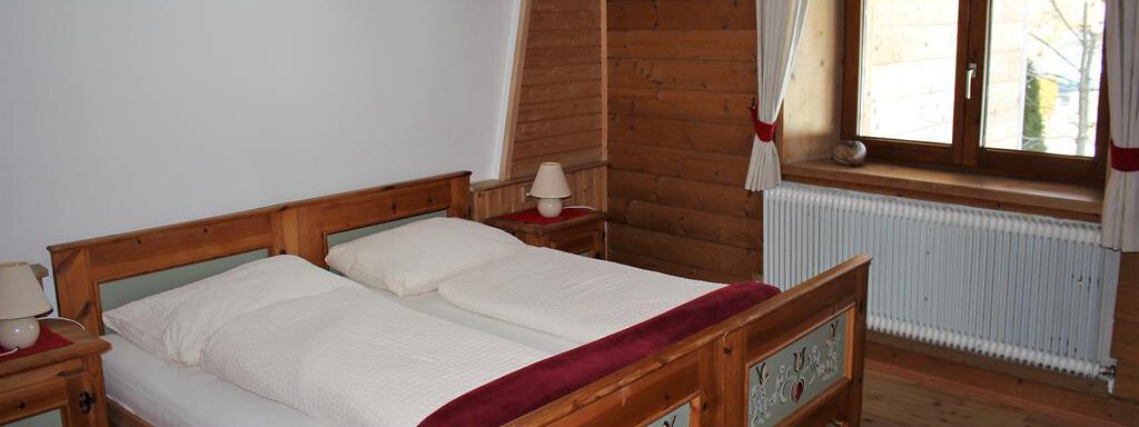 Schlafzimmer 3 (mit Zusatzbett) - Ferienhaus Berger - Längenfeld