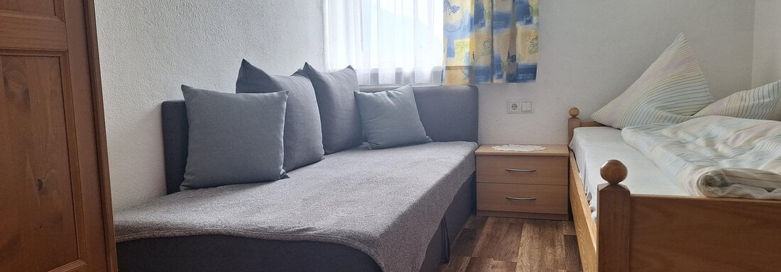 Einzelbett Zimmer - Ferienwohnungen Christine - Längenfeld