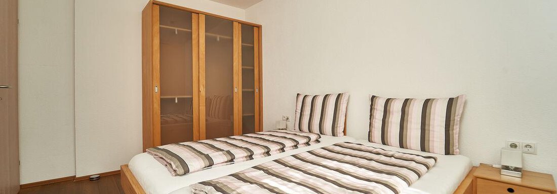 Schlafzimmer - Ferienwohnungen Vier Jahreszeiten - Längenfeld