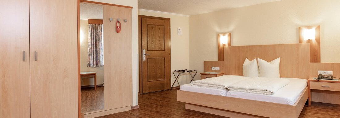 Doppelzimmer Mondschein mit Zustellbett - Garni Liesl - Längenfeld