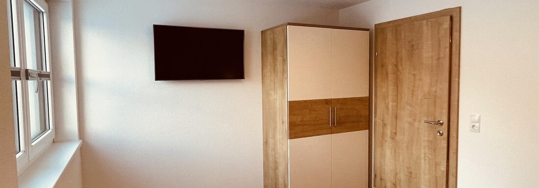 Doppelzimmer mit Flat-Screen - Gästehaus Lehner-Au - Längenfeld