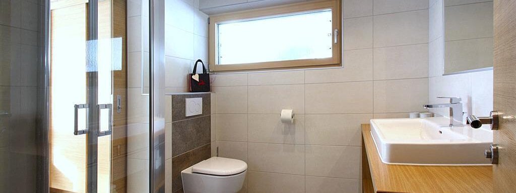 Zimmer 3 mit eigenem Badezimmer - Haus Hermann Nössig - Längenfeld