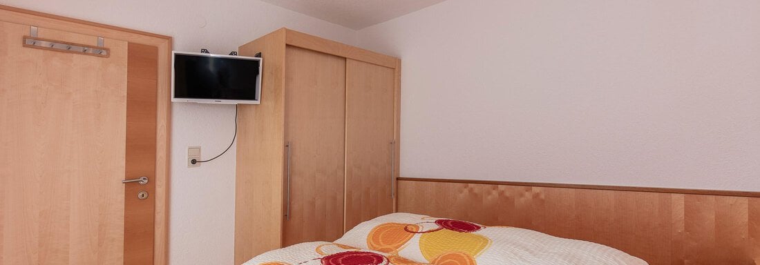 Doppelzimmer mit Ostbalkon + TV - Haus Michael - Längenfeld