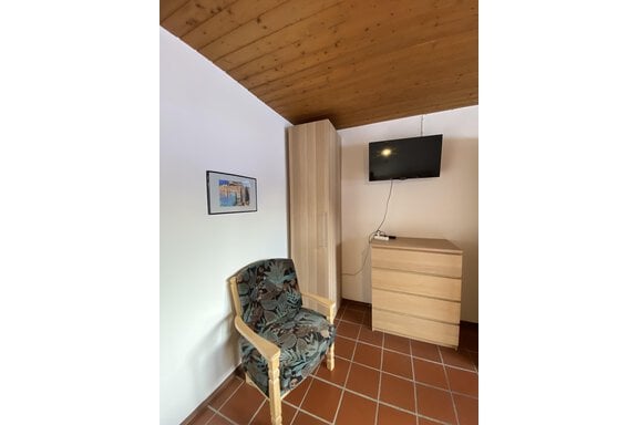 Doppelzimmer mit Flat-TV - Haus Raimund Dependance - Längenfeld