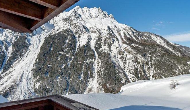 Turmsuite - Aussicht - Hotel Burgstein alpin & lifestyle - Längenfeld