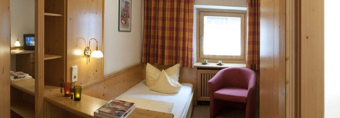 Einbettzimmer Classic - Hotel zum Hirschen - Längenfeld