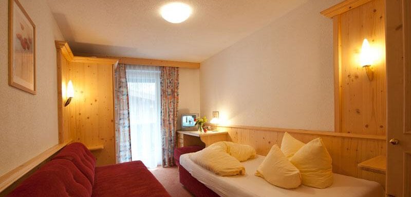 Einbettzimmer Classic - Hotel zum Hirschen - Längenfeld