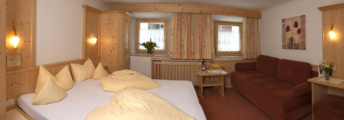 Dreibettzimmer - Hotel zum Hirschen - Längenfeld