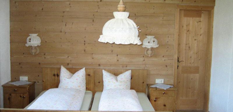 bedroom for three persons - Bio-Berghof Zimmer - Niederthai