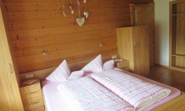 Schlafzimmer - Gästehaus ban Kneissl´s - Niederthai