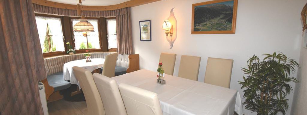 Ferienwohnung Guenther Wohnzimmer - Waldesruh Apartments - Niederthai