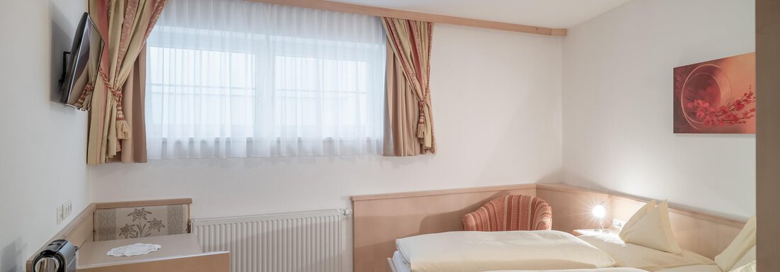 Schlafzimmer - keine Küche - Ferienwohnung de Luxe Alpenresidenz am Mühlbach - Obergurgl 