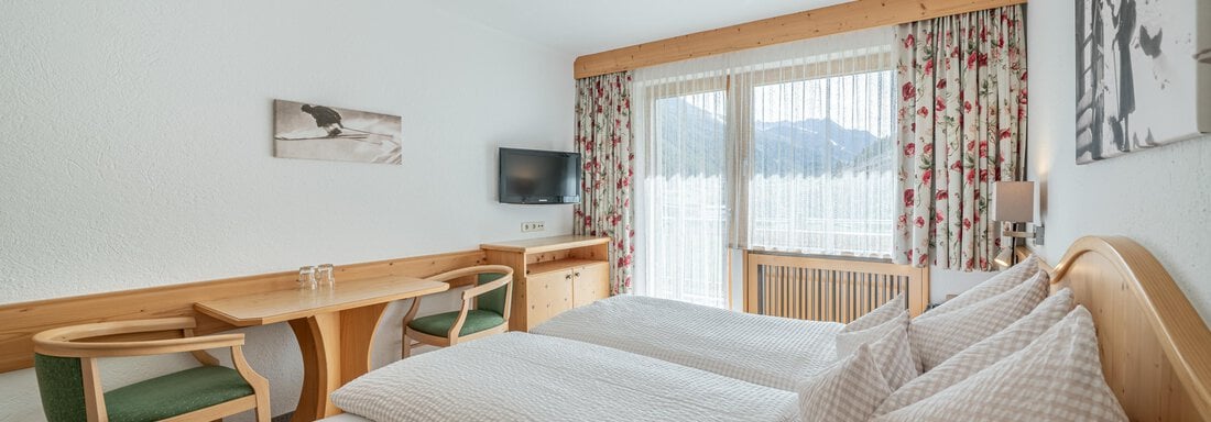 Doppelzimmer mit Südbalkon - Pension Bergfrieden - Obergurgl 