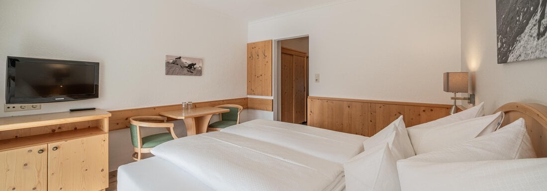 Doppelzimmer mit Südbalkon - Pension Bergfrieden - Obergurgl 