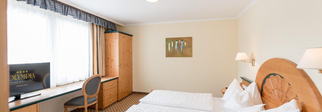 Doppelzimmer mit Schreibtisch - Hotel Olympia - Obergurgl 