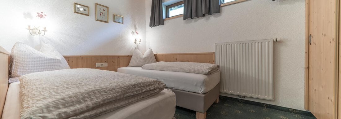 Apart M Schlafzimmer 2 - Pension Bergfrieden - Obergurgl 