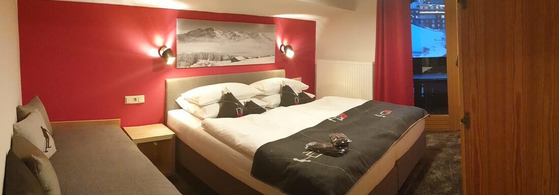 APP Zimmer links - Pension Bergheim - Obergurgl 