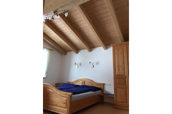 Schlafzimmer im Wohnraum - Berghof Neurauter - Ochsengarten