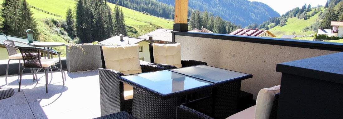 Terrasse mit Ausblick zum Skigebiet - Chalet Maria - Ochsengarten