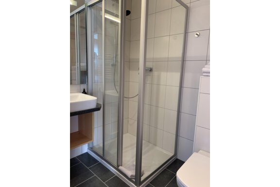 A2 Badezimmer mit Dusche/WC - Appartements Schmid Peter - Oetz