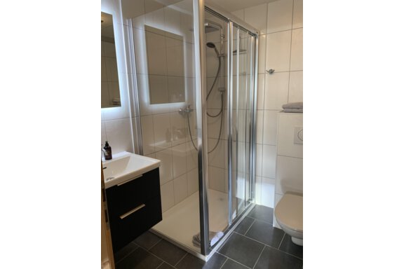 A3 Badezimmer mit Dusche WC - Appartements Schmid Peter - Oetz