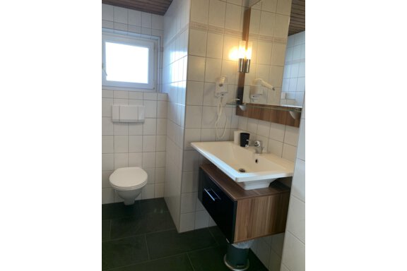 A3 WC seperat mit Waschplatz - Appartements Schmid Peter - Oetz