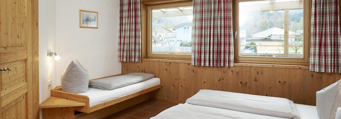 3. Dreibettzimmer m. Dusche u. WC - Chalet Pienz - Oetz