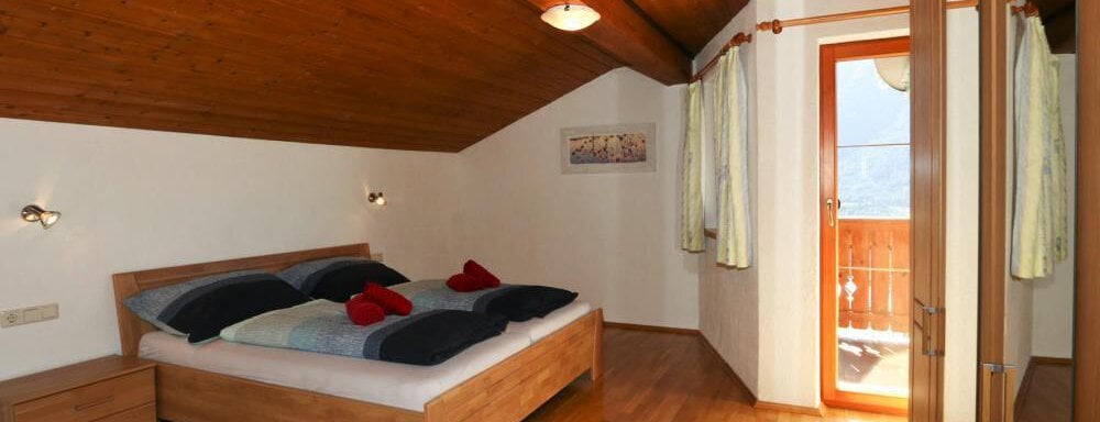 Doppelzimmer - Ferienhaus Jäger - Oetz