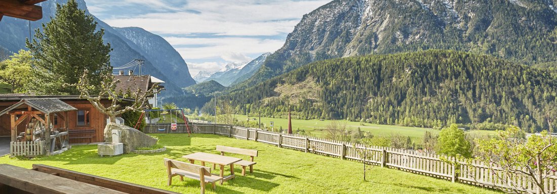 Balkon mit Weitblick - Ferienwohnungen Kirchebnerhof - Oetz