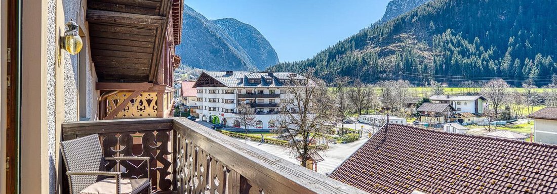 Balkon Zirbenzimmer Enzian - Posthotel Kassl - Oetz