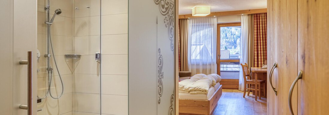 Doppelzimmer Ötztal Wohnraum - Posthotel Kassl - Oetz