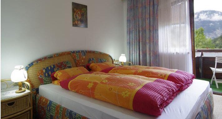 Doppelzimmer mit Zugang zum Balkon - Apparthotel Riina - Sautens