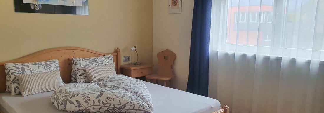 Großes Schlafzimmer - Ferienwohnung Wilhelm - Sautens