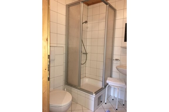 Bad mit Dusche und WC - Haus Lotte - Sautens