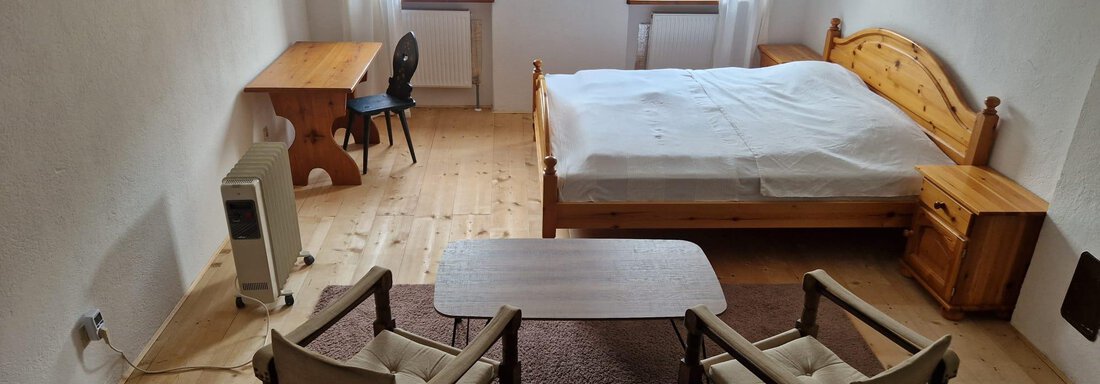 Doppelzimmer mit Sitzgelegenheiten - Studio Hoher Karkopf - Sautens