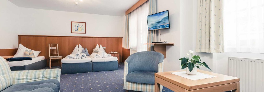 Doppelzimmer Komfort Nord mit Zustellbett - Andre Arnold - Boutique Hotel - Sölden