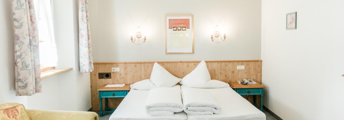 Doppelzimmer mit Schlafsofa - Apart Hotel Garni Alt Kaisers - Sölden