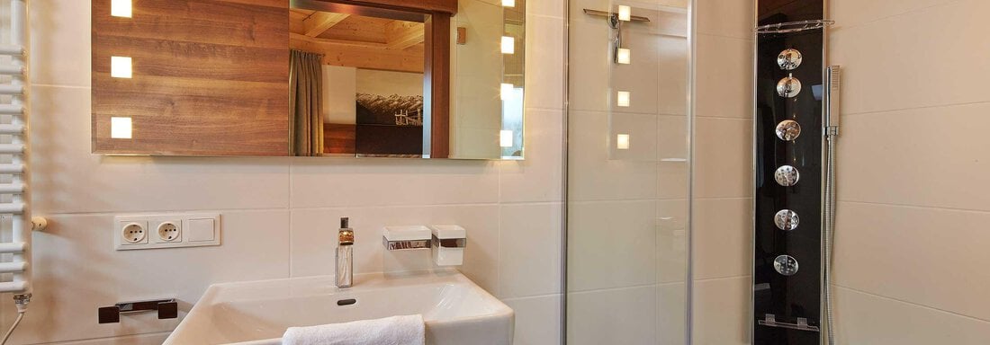 Badezimmer mit Regendusche - Apartements Alpen Diamond Luxury - Sölden