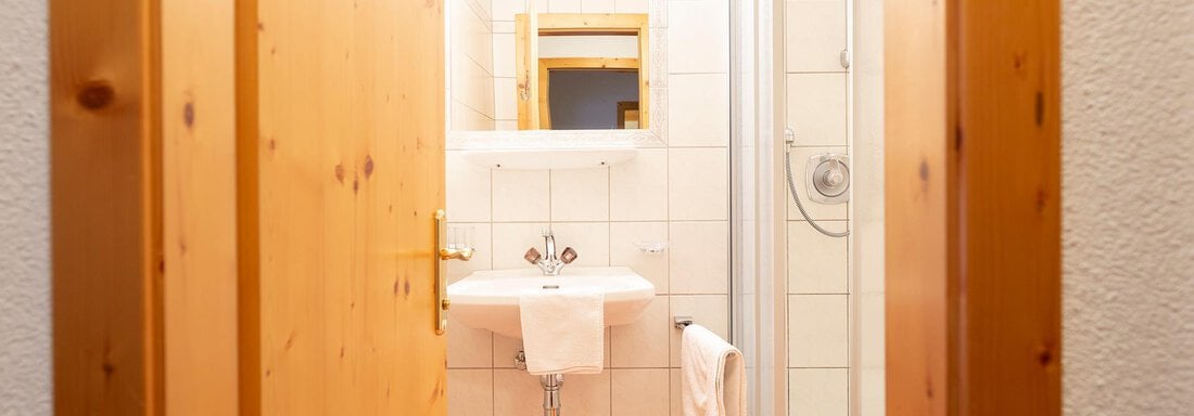 2 Badezimmer mit Dusche und WC - Appart Pirmin - Sölden