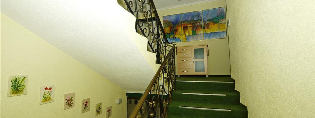 Aufgang zu Zimmer - Appartement Frei Raum - Sölden